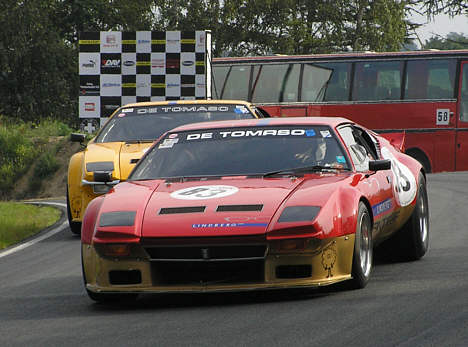 Henrik Lindberg i sin De Tomaso Pantera